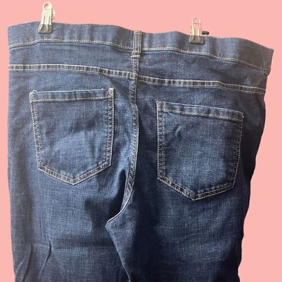 Gap Sweater w/ Tried & True Jeans / both in EUC - Picture 6 of 12